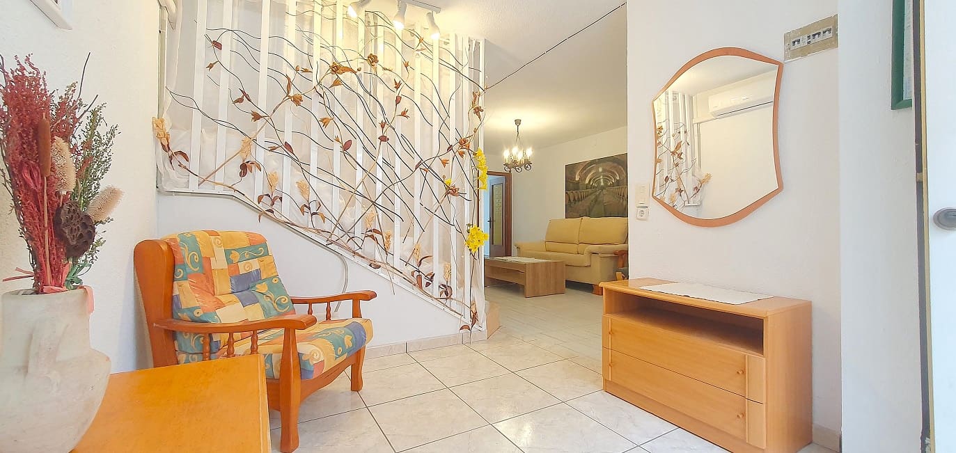3 bedroom Apartment for sale in Torrevieja - € 160,000 (Ref: 9723552)