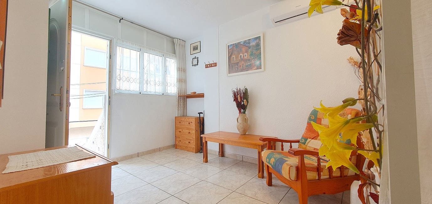 3 bedroom Apartment for sale in Torrevieja - € 160,000 (Ref: 9723552)