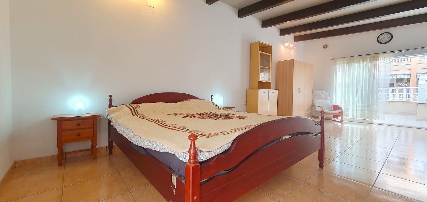 3 bedroom Apartment for sale in Torrevieja - € 160,000 (Ref: 9723552)