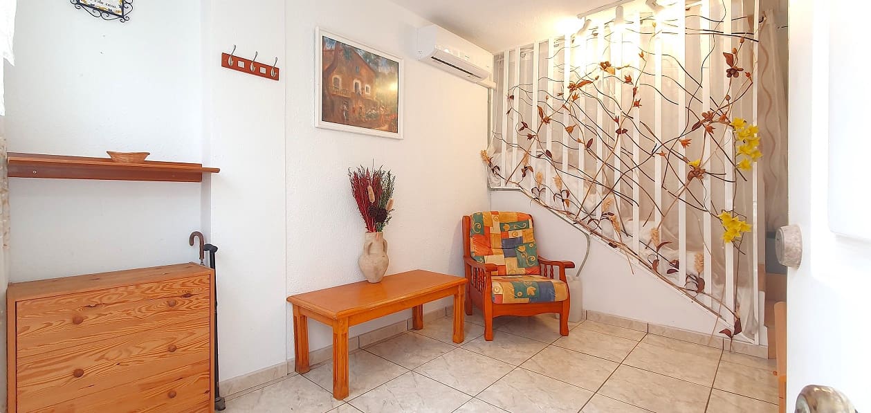 3 bedroom Apartment for sale in Torrevieja - € 160,000 (Ref: 9723552)