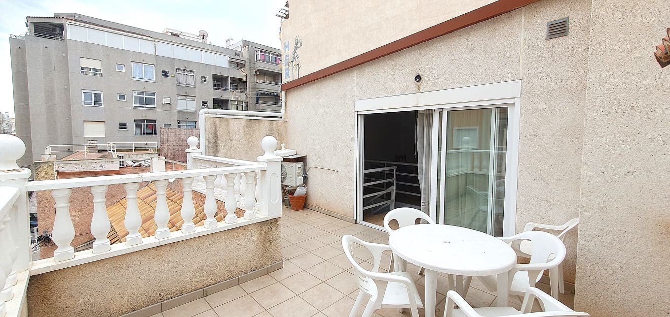 3 bedroom Apartment for sale in Torrevieja - € 160,000 (Ref: 9723552)