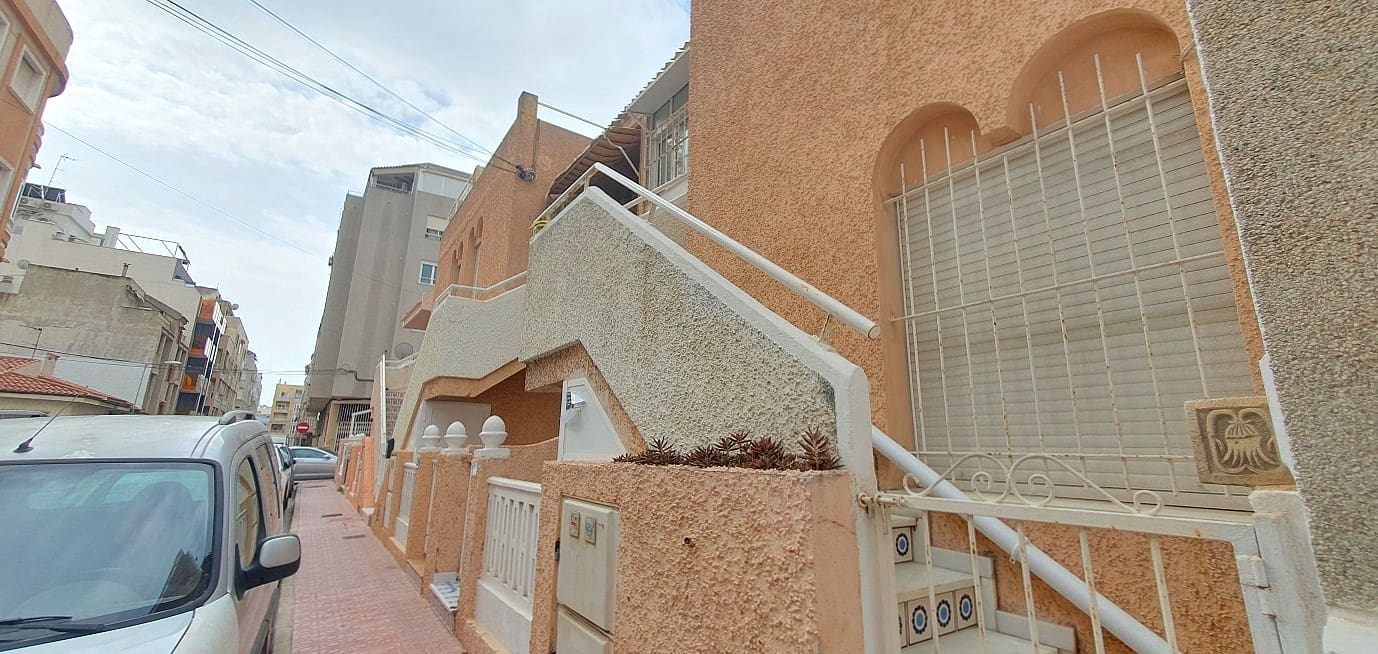 3 bedroom Apartment for sale in Torrevieja - € 160,000 (Ref: 9723552)