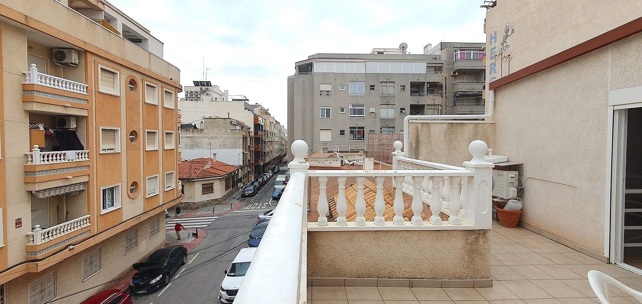 3 bedroom Apartment for sale in Torrevieja - € 160,000 (Ref: 9723552)