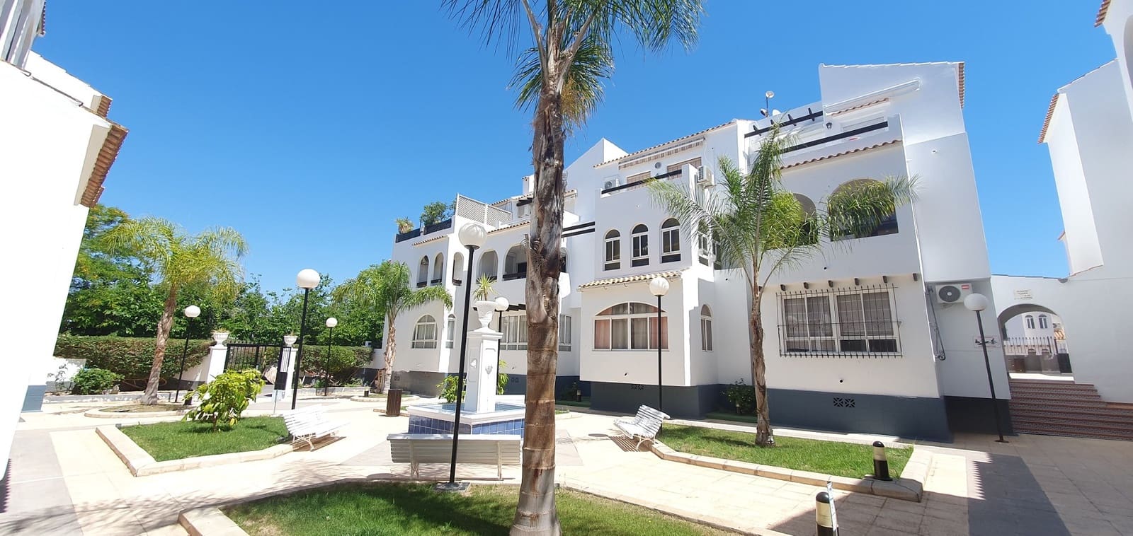 2 quarto Apartamento para venda em Torrevieja com piscina - 179 000 € (Ref: 9872752)