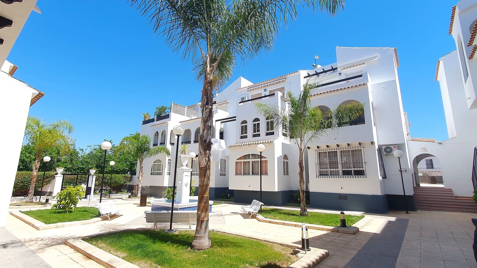 2 quarto Apartamento para venda em Torrevieja com piscina - 179 000 € (Ref: 9872752)