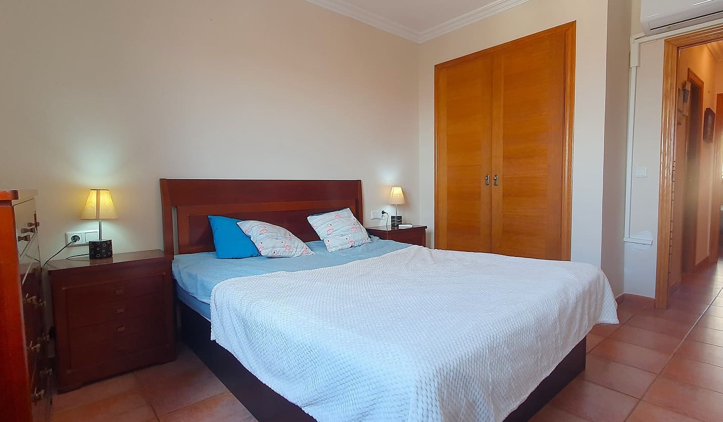 2 makuuhuone Huoneisto myytävänä paikassa Torrevieja mukana uima-altaan - 156 000 € (Ref: 9939044)