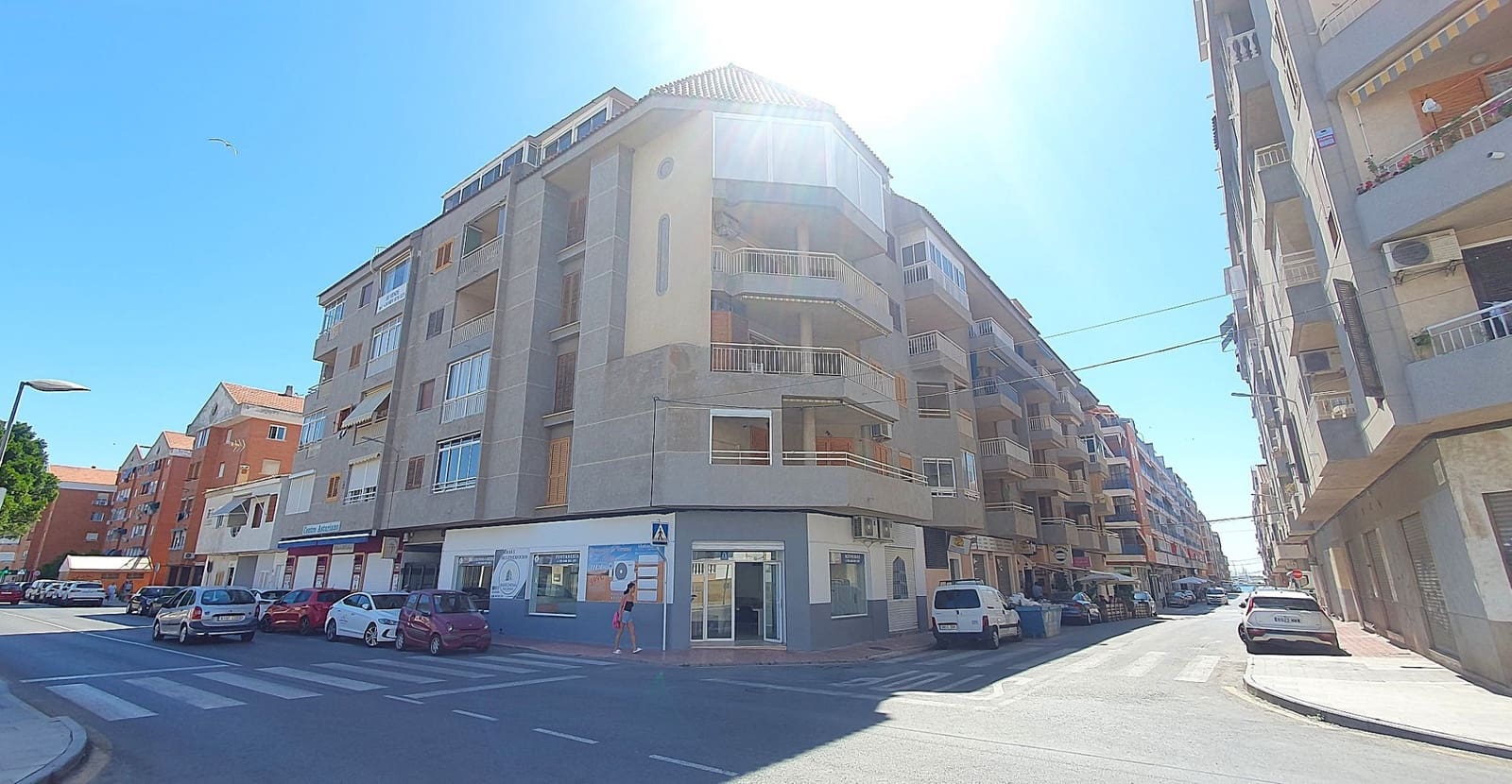 2 makuuhuone Huoneisto myytävänä paikassa Torrevieja mukana uima-altaan - 156 000 € (Ref: 9939044)