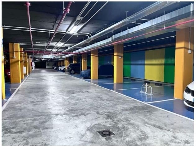 Garage til salg i Málaga by - € 39.300 (Ref: 8498824)