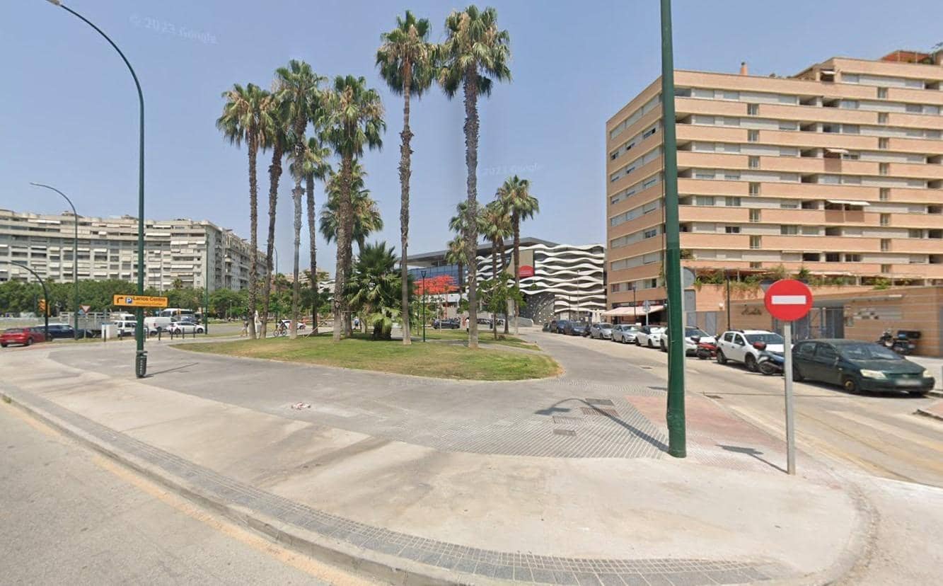 Kommersiell til salgs i Malaga by - € 1 479 100 (Ref: 8498830)