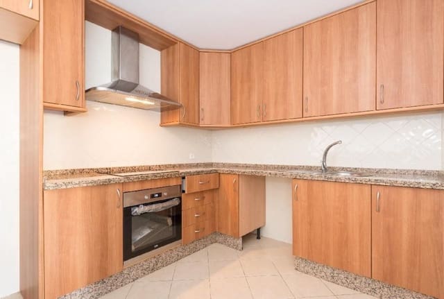 2 soveværelse Lejlighed til salg i Santa María, Marbella med swimmingpool - € 344.500 (Ref: 8932389)