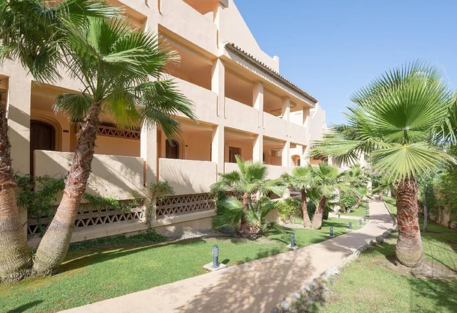 2 soveværelse Lejlighed til salg i Marbella med swimmingpool - € 344.500 (Ref: 8932389)