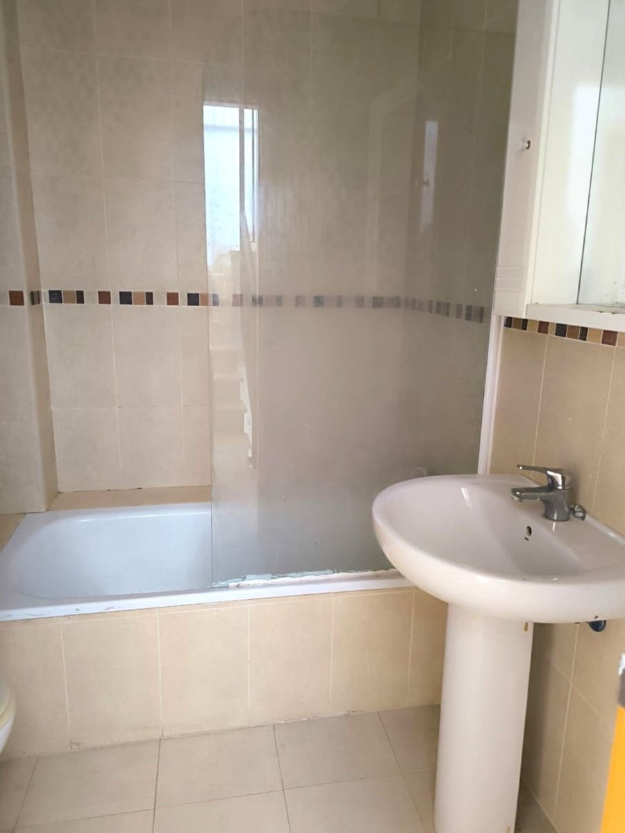 3 soveværelse Rækkehus til salg i Almayate med swimmingpool garage - € 310.000 (Ref: 8943859)