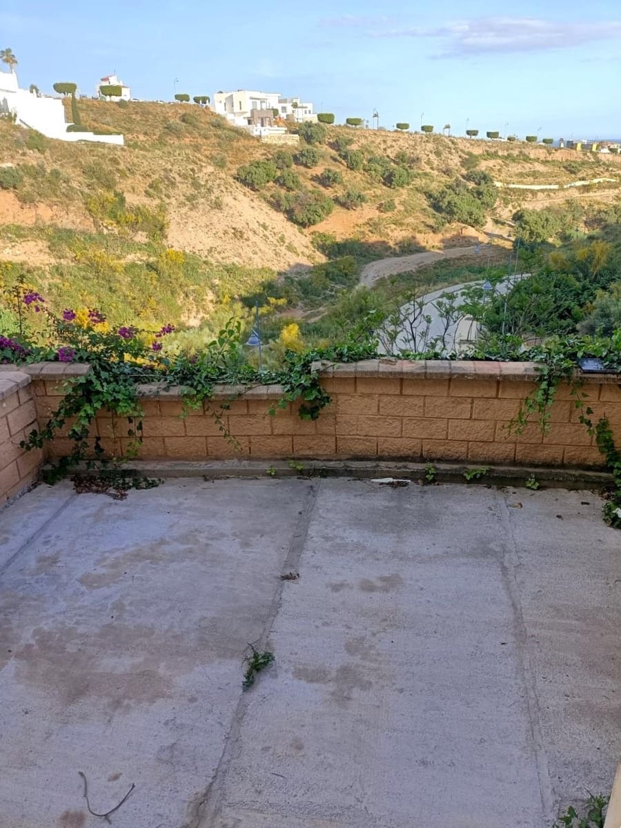 3 soveværelse Rækkehus til salg i Almayate med swimmingpool garage - € 310.000 (Ref: 8943859)