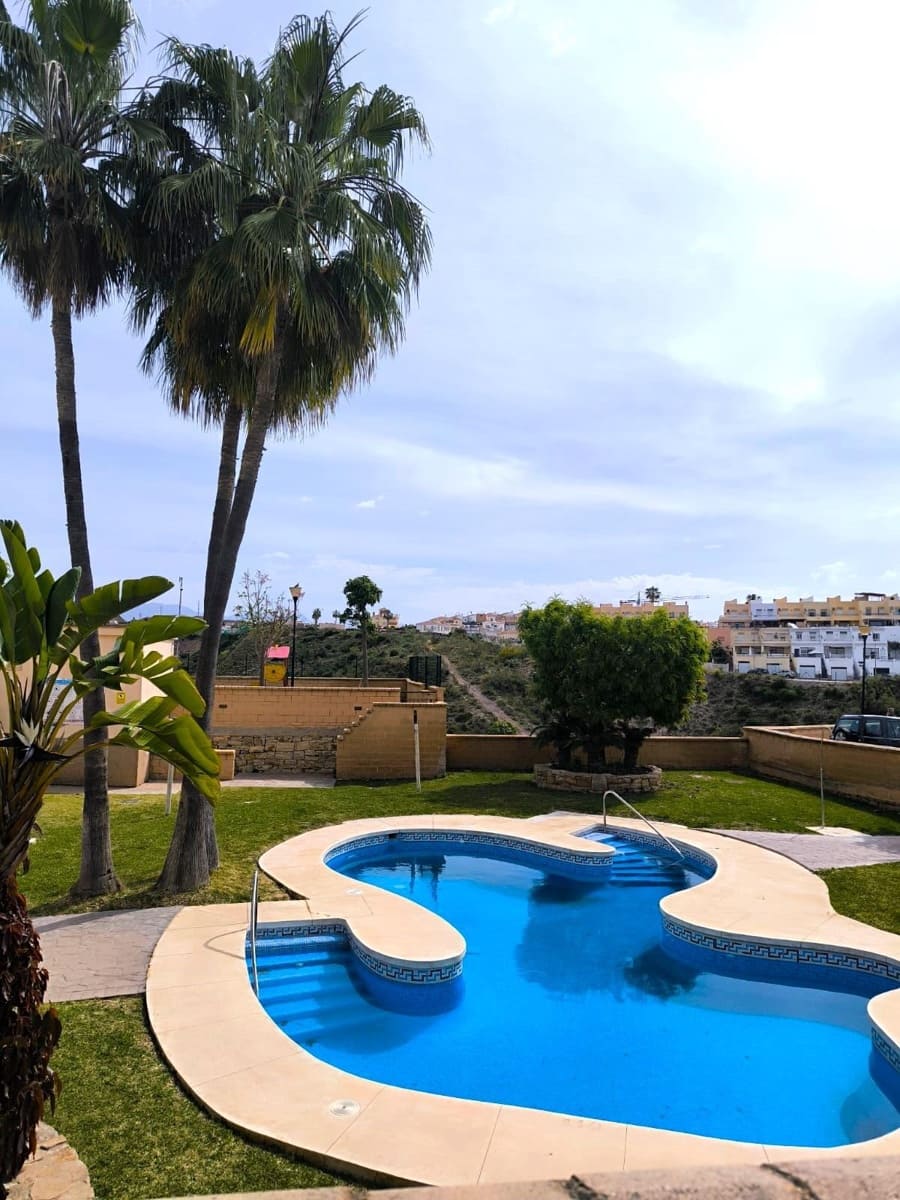 3 soveværelse Rækkehus til salg i Almayate med swimmingpool garage - € 310.000 (Ref: 8943859)