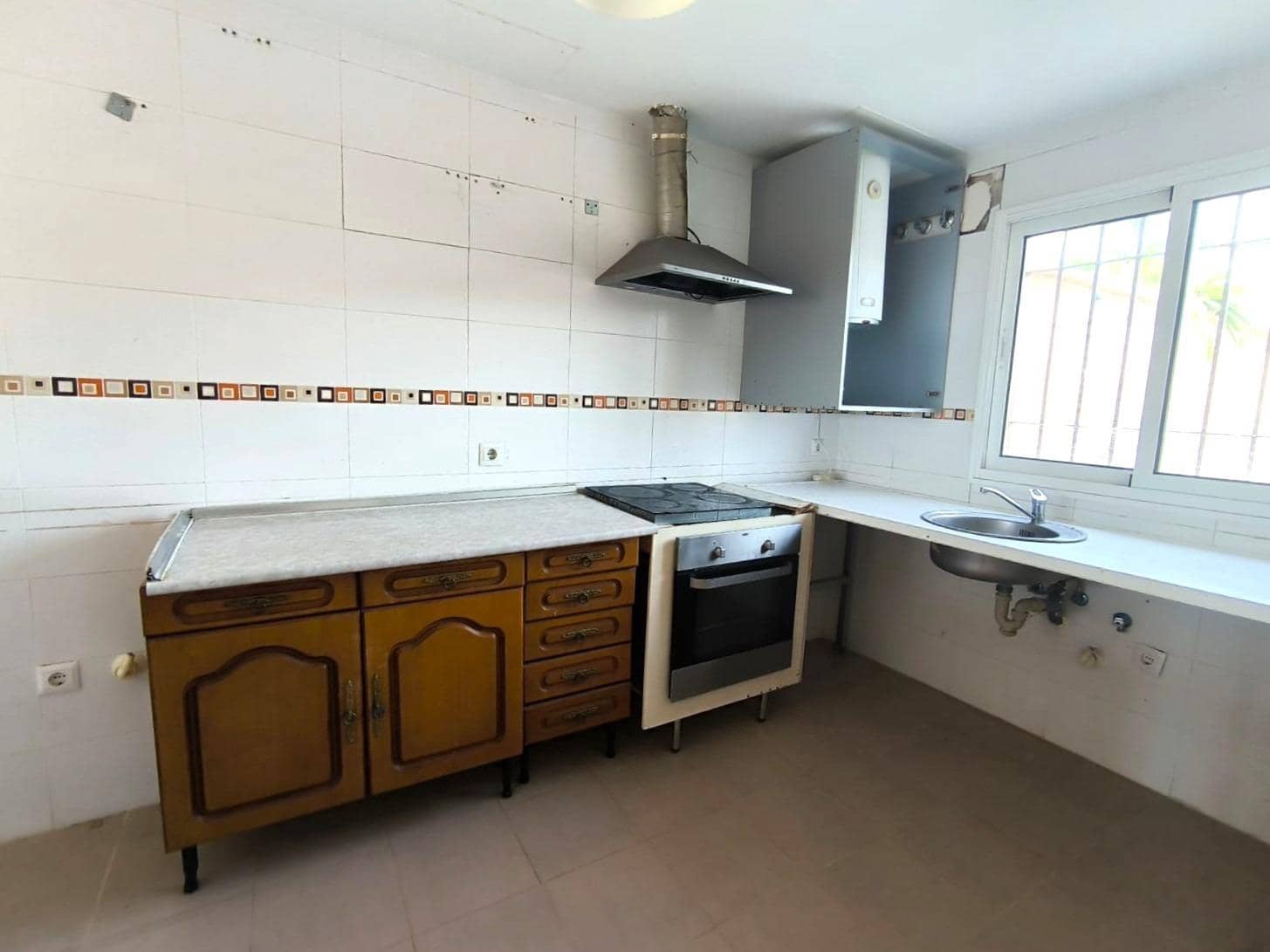 3 soveværelse Rækkehus til salg i Almayate med swimmingpool garage - € 310.000 (Ref: 8943859)