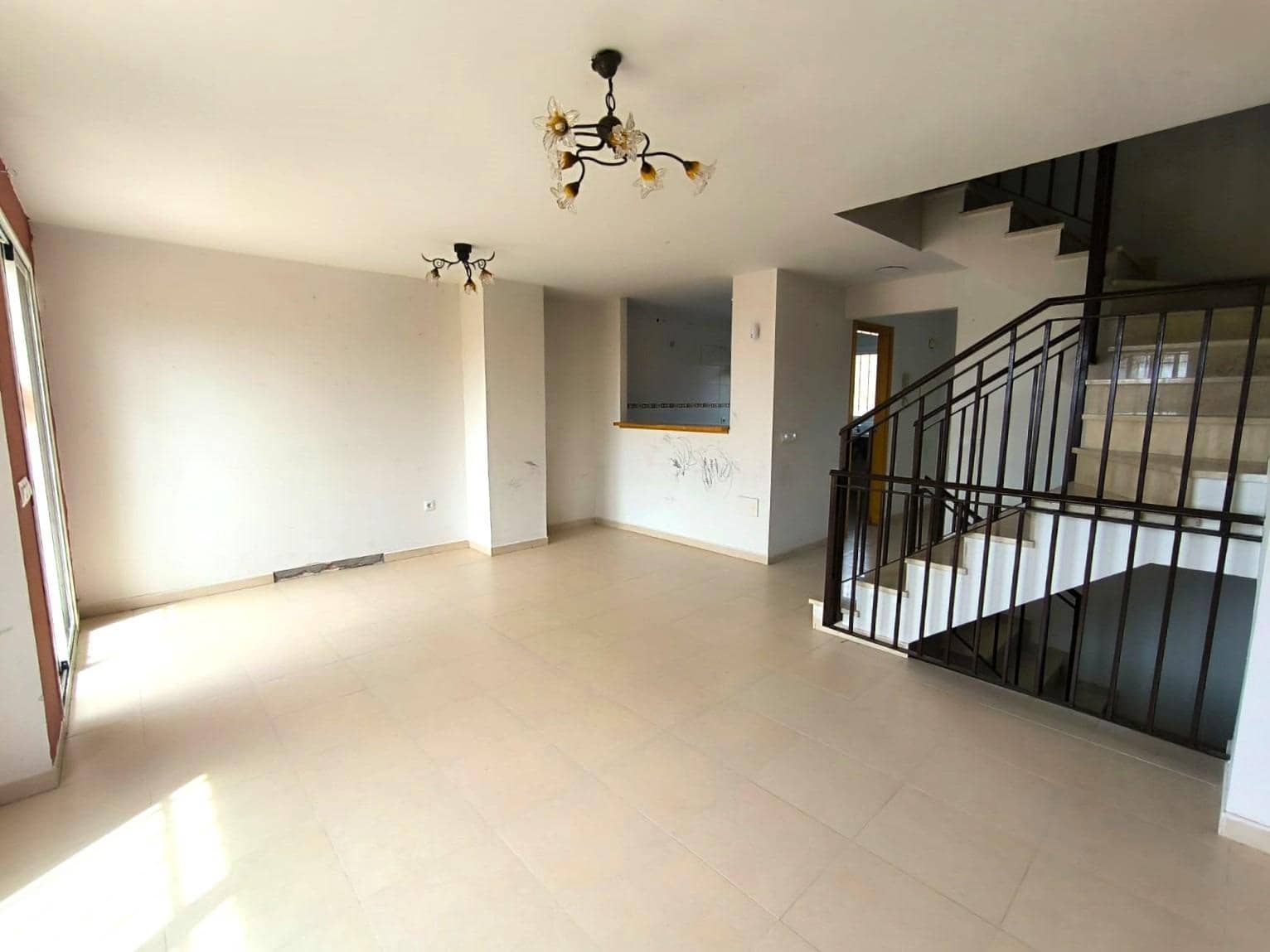 3 soveværelse Rækkehus til salg i Almayate med swimmingpool garage - € 310.000 (Ref: 8943859)