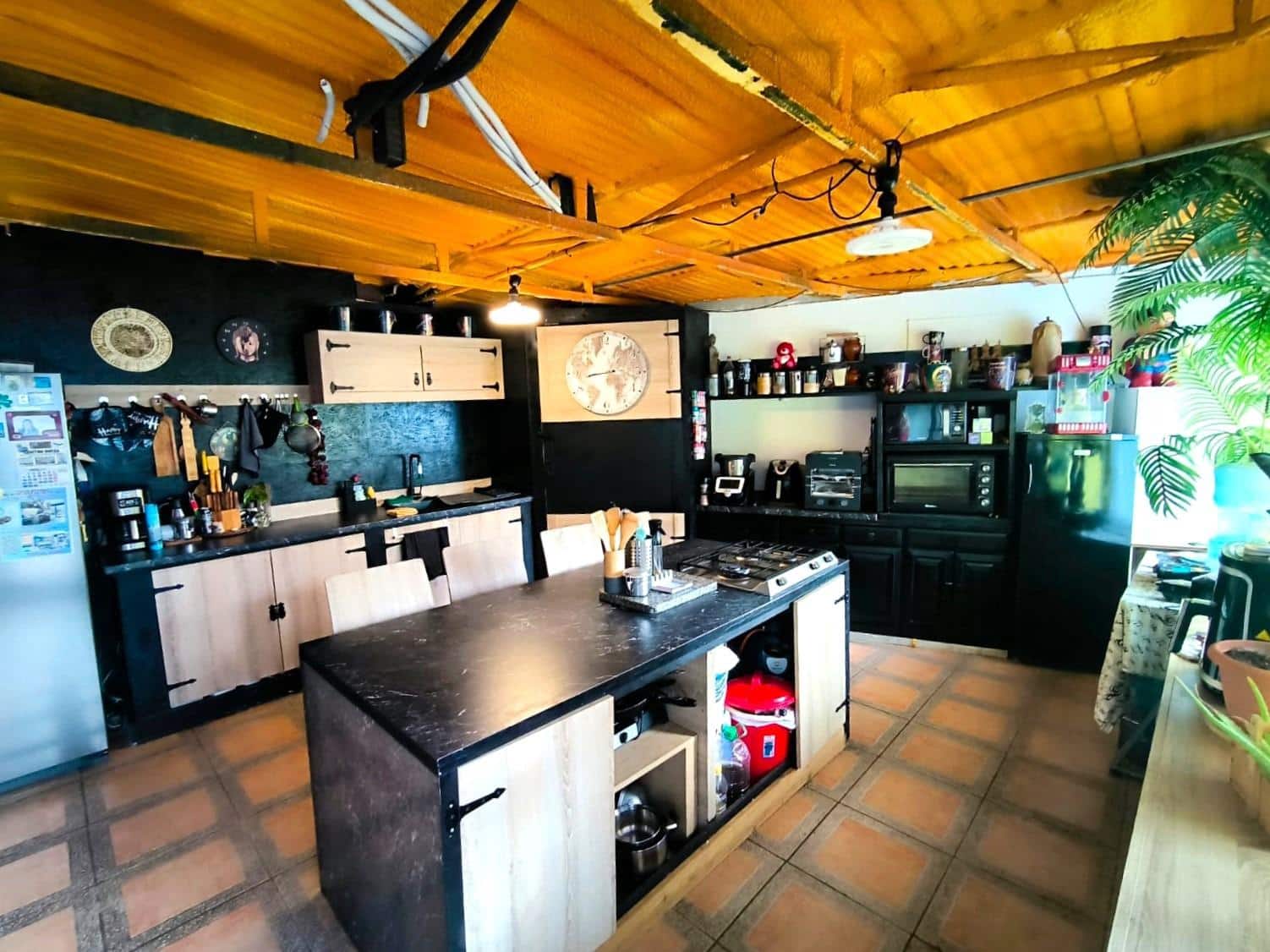 5 soveværelse Finca/Landehus til salg i Malaga by med swimmingpool garage - € 265.000 (Ref: 8985933)