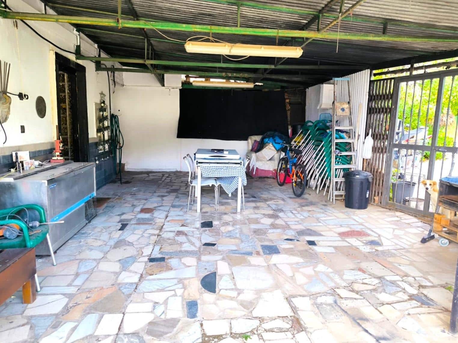 5 soveværelse Finca/Landehus til salg i Malaga by med swimmingpool garage - € 265.000 (Ref: 8985933)