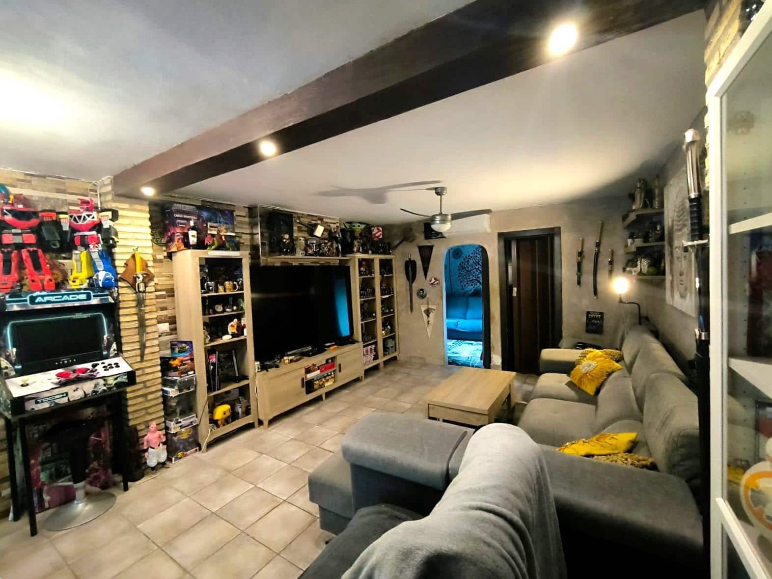 5 soveværelse Finca/Landehus til salg i Malaga by med swimmingpool garage - € 265.000 (Ref: 8985933)