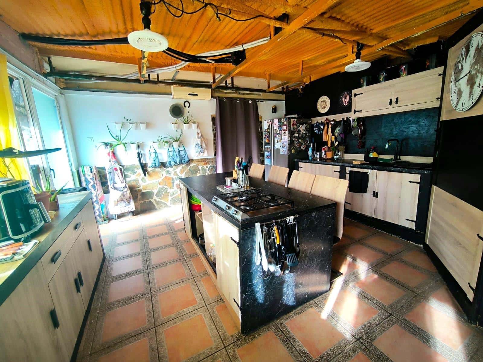 5 soveværelse Finca/Landehus til salg i Malaga by med swimmingpool garage - € 265.000 (Ref: 8985933)