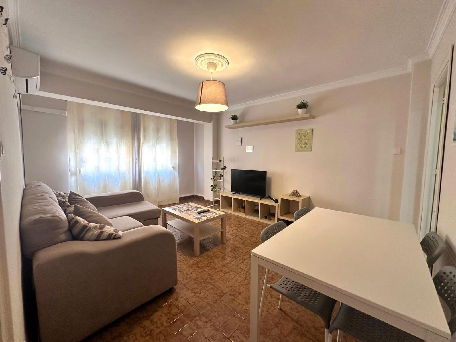 2 soveværelse Lejlighed til leje i Malaga by - € 950 (Ref: 9003581)
