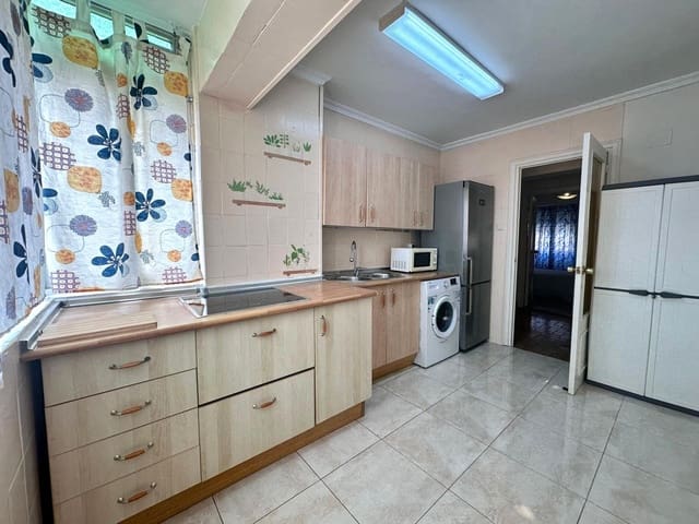 2 soveværelse Lejlighed til leje i Perchel Norte, Málaga by - € 950 (Ref: 9003581)