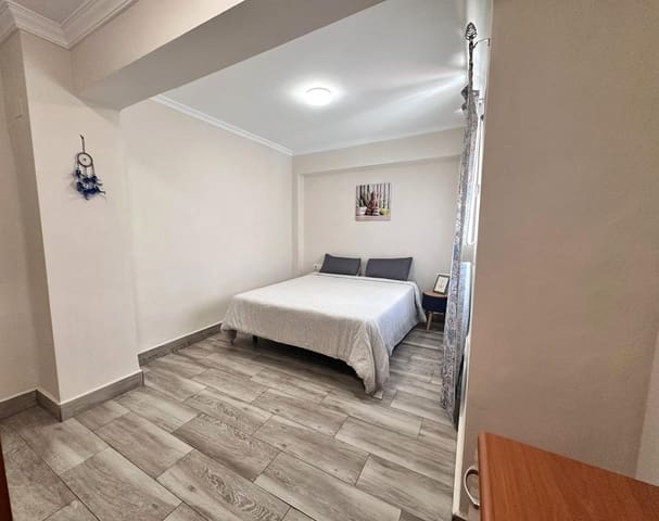 2 soveværelse Lejlighed til leje i Perchel Norte, Málaga by - € 950 (Ref: 9003581)