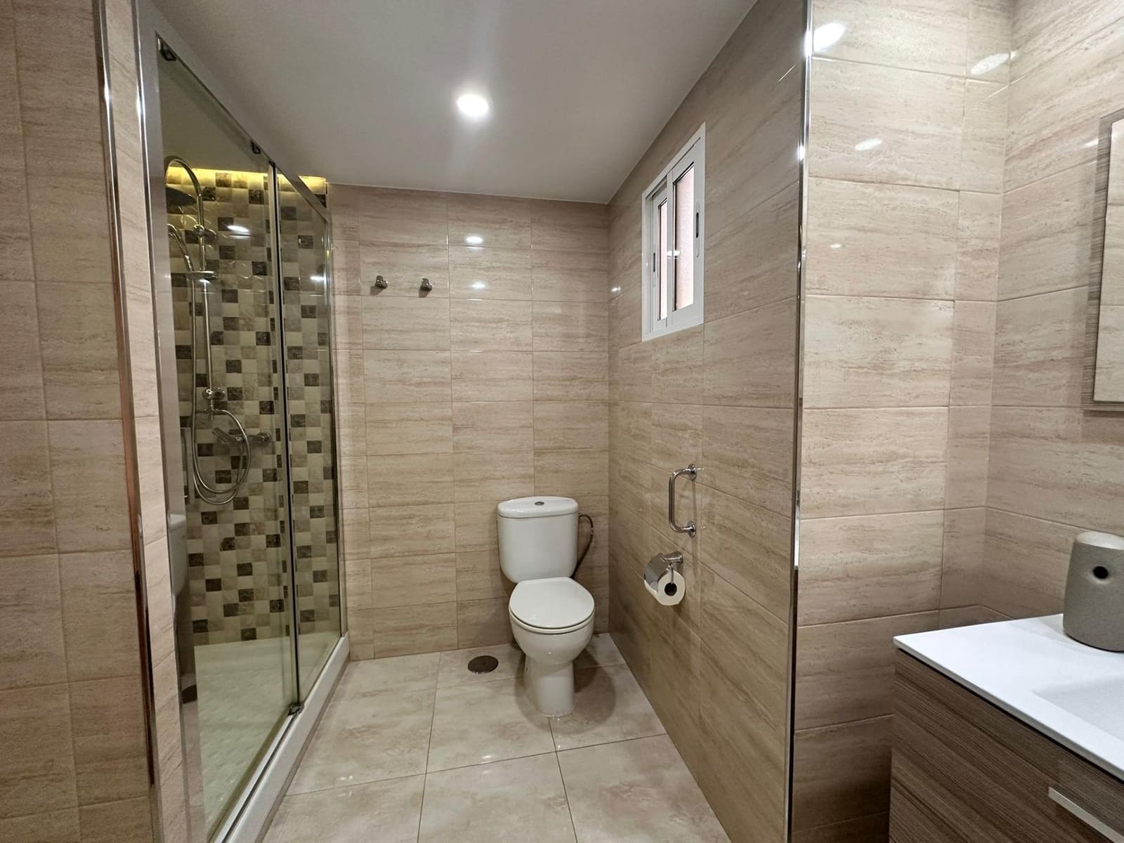 2 soveværelse Lejlighed til leje i Malaga by - € 950 (Ref: 9003581)
