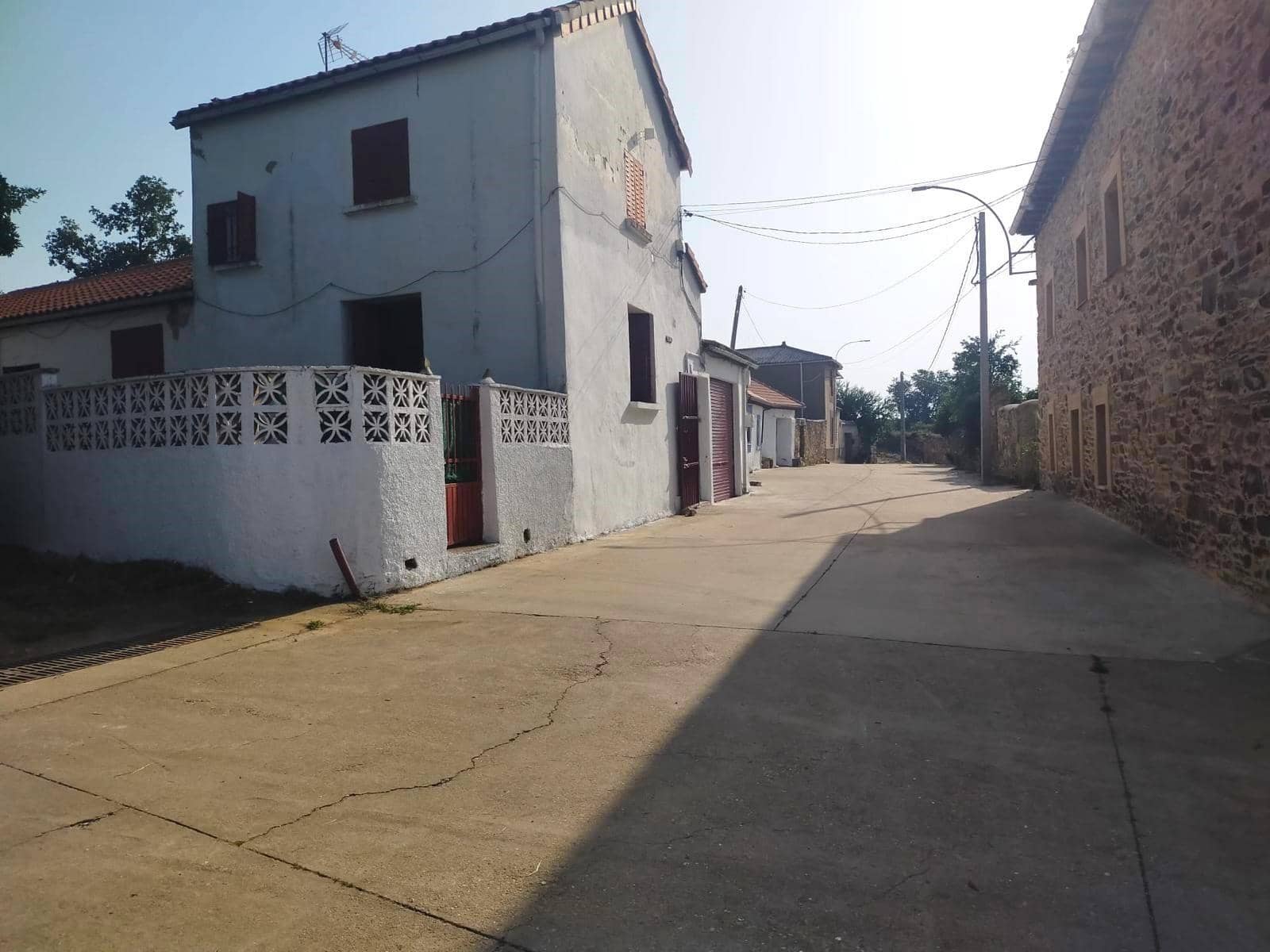 5 soveværelse Byhus til salg i Santa Colomba de Somoza - € 79.000 (Ref: 9057850)