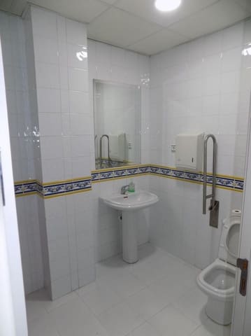 Kommersiell til salgs i Málaga by - € 489 300 (Ref: 9240353)