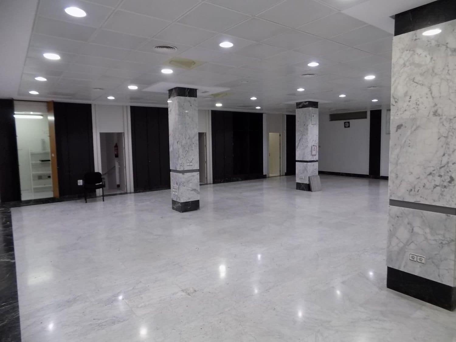 Erhverv til salg i Malaga by - € 489.300 (Ref: 9240353)