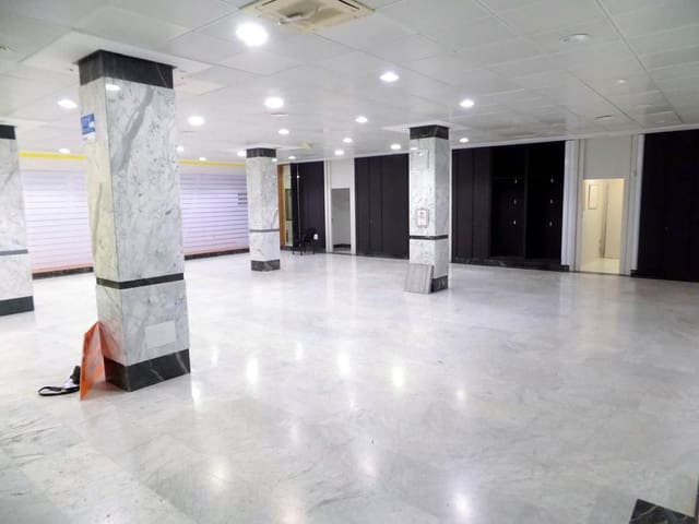 Kommersiell til salgs i Málaga by - € 489 300 (Ref: 9240353)