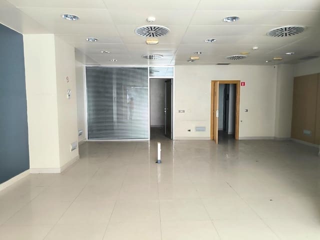 Erhverv til salg i Málaga by - € 482.400 (Ref: 9240360)