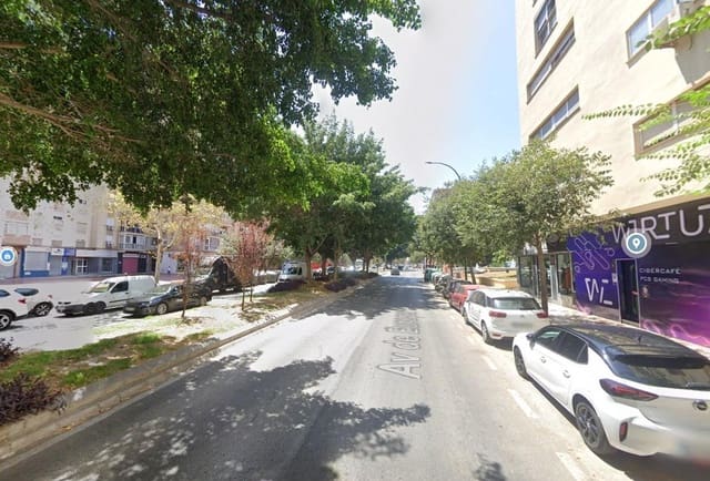 7 Zimmer Gewerbe zu verkaufen in Málaga Stadt - 403.100 € (Ref: 9269691)