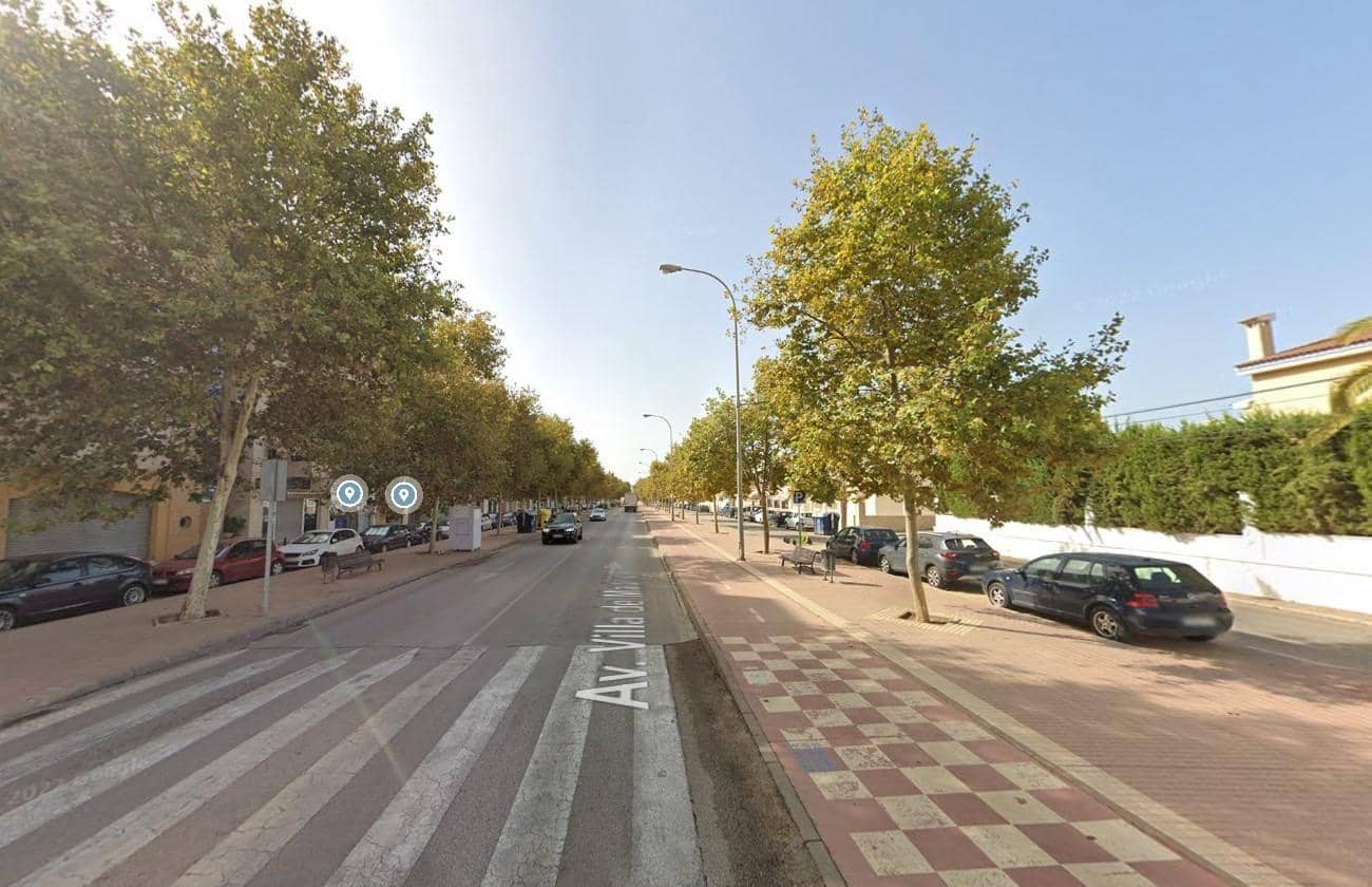 Commercial for sale in Velez-Malaga - € 243,400 (Ref: 9282142)