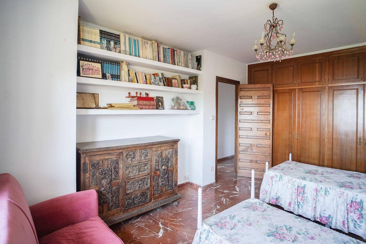 9 soverom Villa til salgs i Malaga by med svømmebasseng - € 1 575 000 (Ref: 9317821)