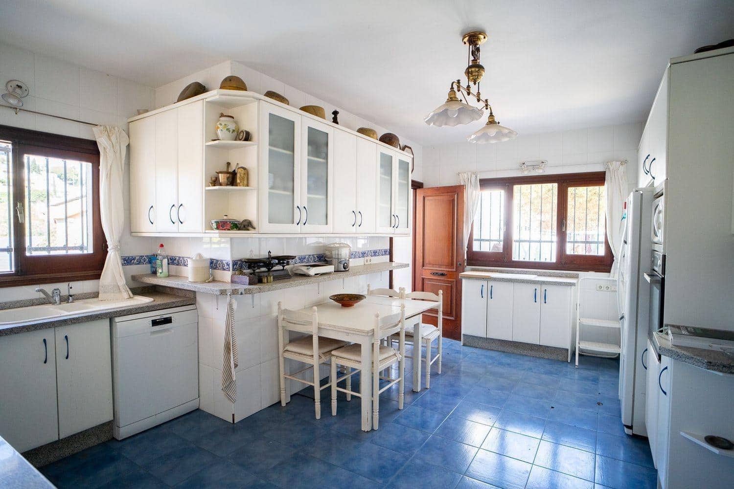 9 soverom Villa til salgs i Malaga by med svømmebasseng - € 1 575 000 (Ref: 9317821)