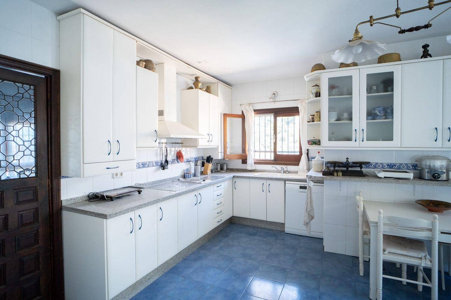 9 soverom Villa til salgs i Malaga by med svømmebasseng - € 1 575 000 (Ref: 9317821)