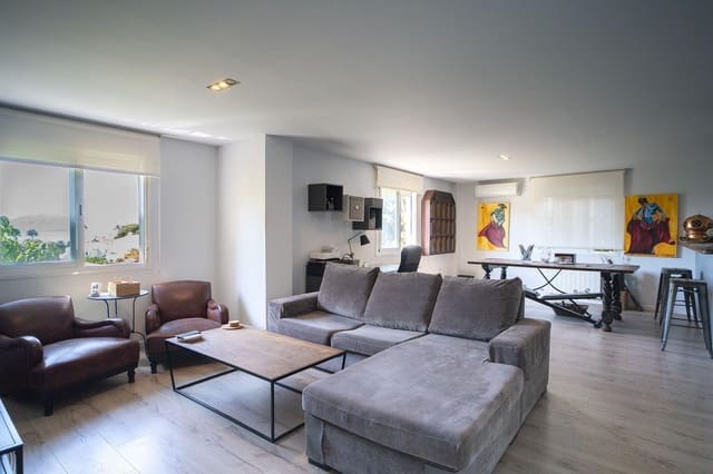 9 soveværelse Villa til salg i El Candado, Málaga by med swimmingpool - € 1.575.000 (Ref: 9317821)