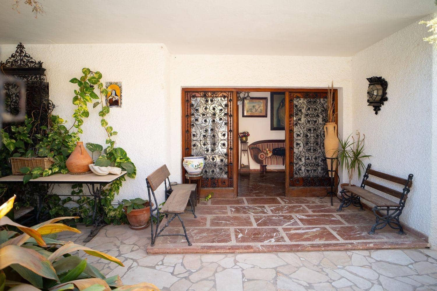 9 soverom Villa til salgs i Malaga by med svømmebasseng - € 1 575 000 (Ref: 9317821)