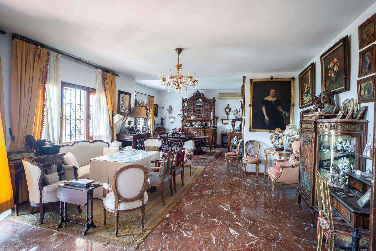 9 soverom Villa til salgs i Malaga by med svømmebasseng - € 1 575 000 (Ref: 9317821)