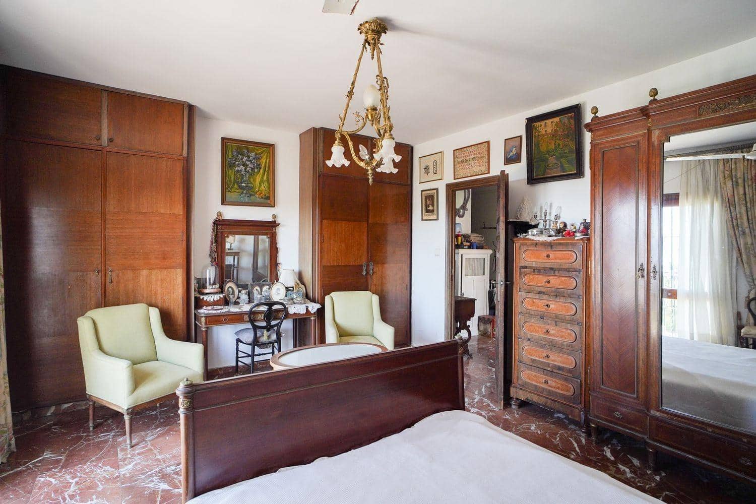 9 soverom Villa til salgs i Malaga by med svømmebasseng - € 1 575 000 (Ref: 9317821)