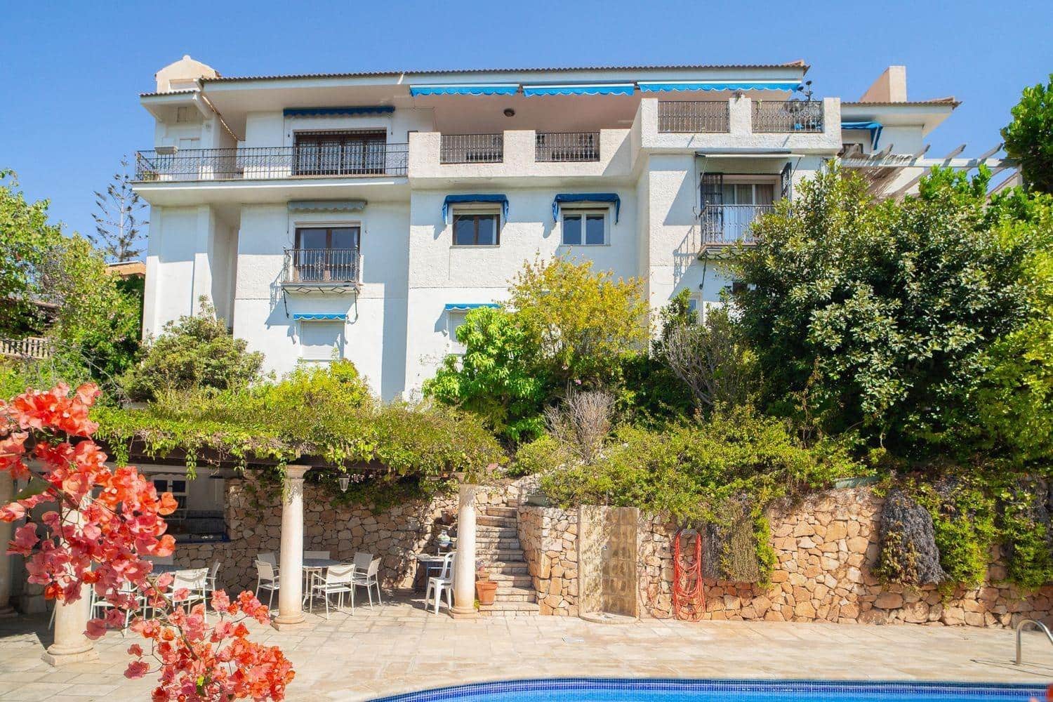 9 soverom Villa til salgs i Malaga by med svømmebasseng - € 1 575 000 (Ref: 9317821)