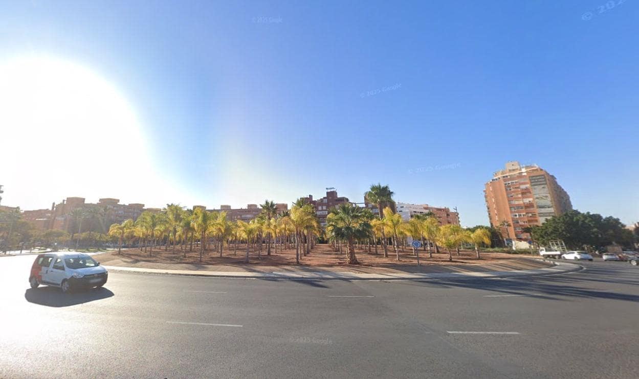 Commercieel te koop in Almeria stad - € 236.700 (Ref: 9337997)