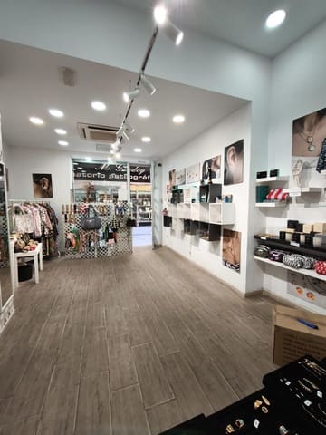 Erhverv til leje i Centro Historico, Málaga by - € 2.000 (Ref: 9337998)