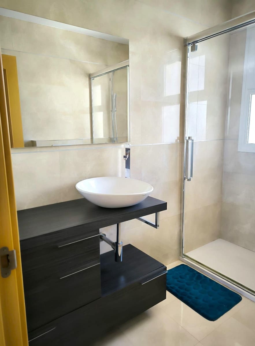 2 soverom Penthouse til salgs i Caleta de Velez med svømmebasseng garasje - € 459 000 (Ref: 9341159)