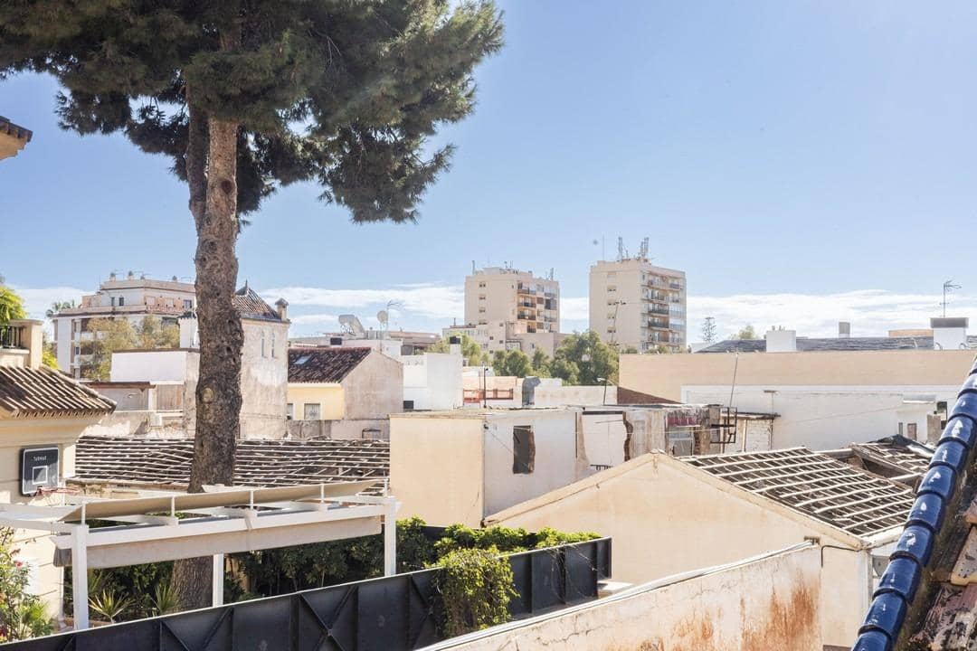 3 soveværelse Rækkehus til salg i Malaga by - € 560.000 (Ref: 9427164)