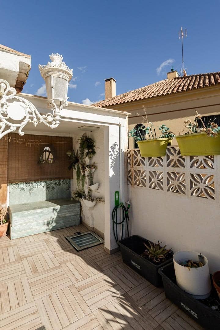 3 soveværelse Rækkehus til salg i Malaga by - € 560.000 (Ref: 9427164)