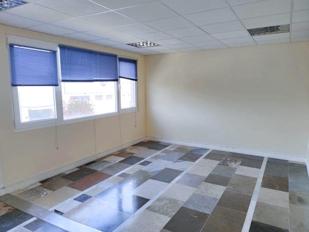 Biuro do wynajęcia w Miasto Malaga - 325 € (Ref: 9456225)