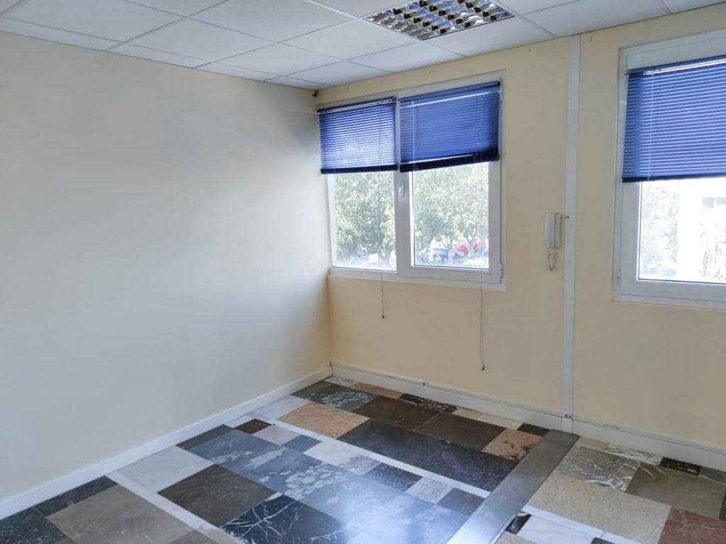 Biuro do wynajęcia w Miasto Malaga - 325 € (Ref: 9456225)